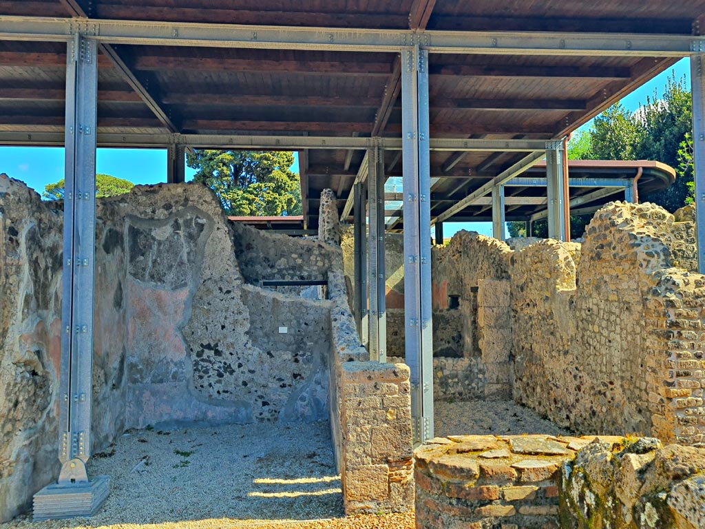 HGW24 Pompeii Villa Of Diomedes October 2023 Looking East Into Oecus